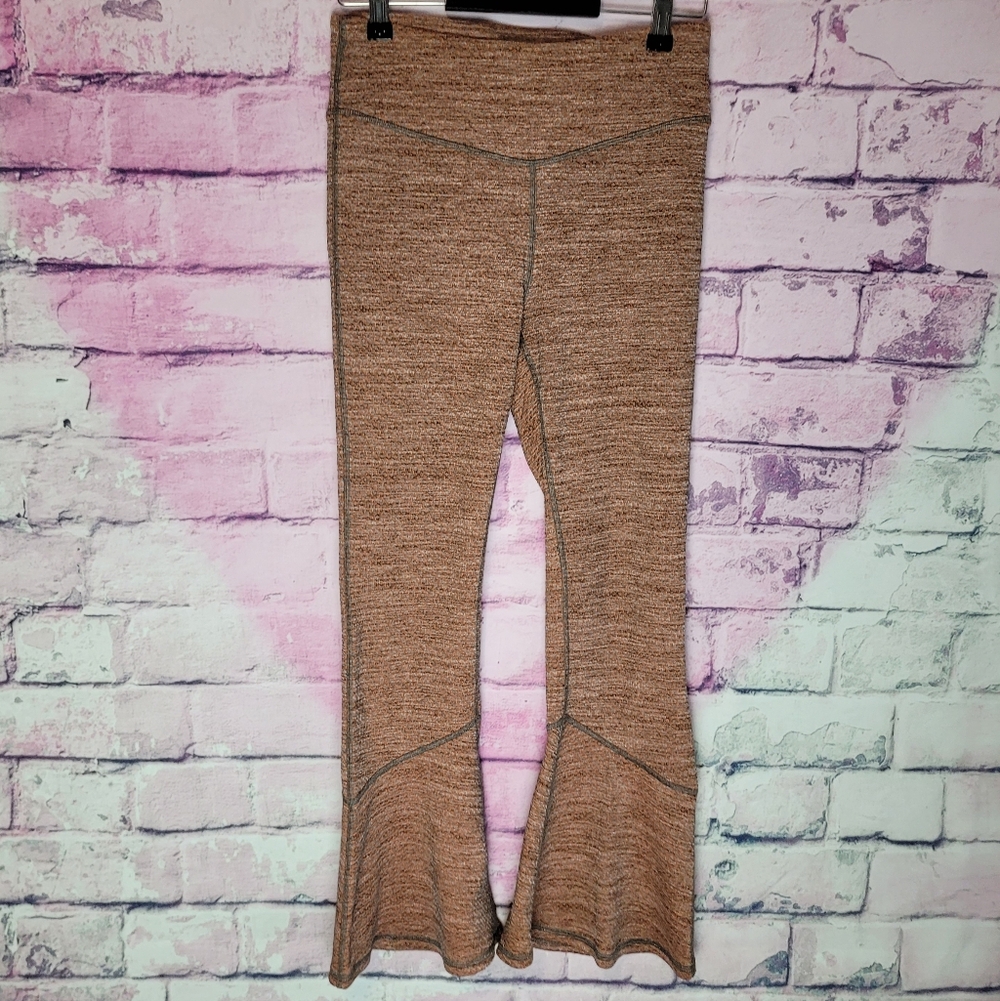 FREE PEOPLE MOVEMENT OFF THE GRID FLARED CROPPED LEGGINGS ORANGE GRAY SMALL